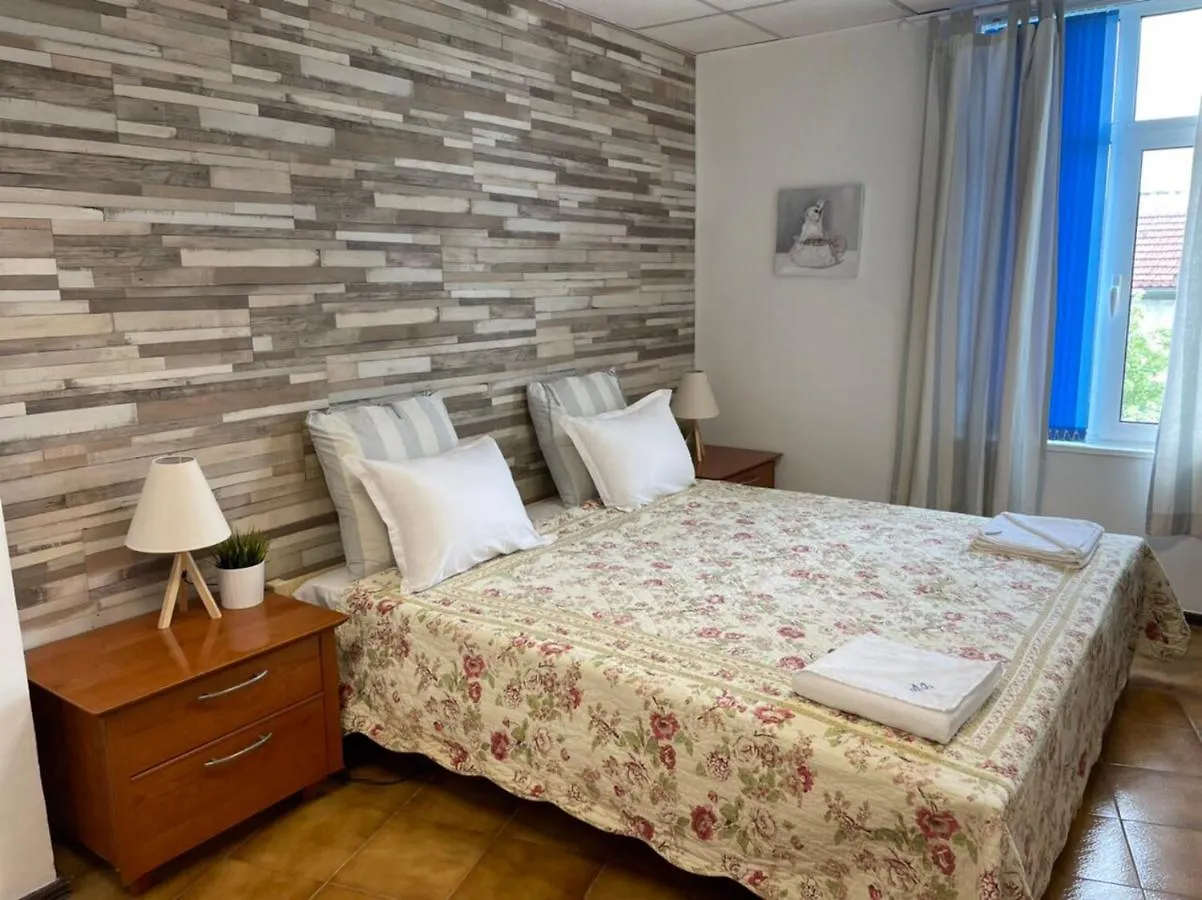 Апартамент Компас Burgas